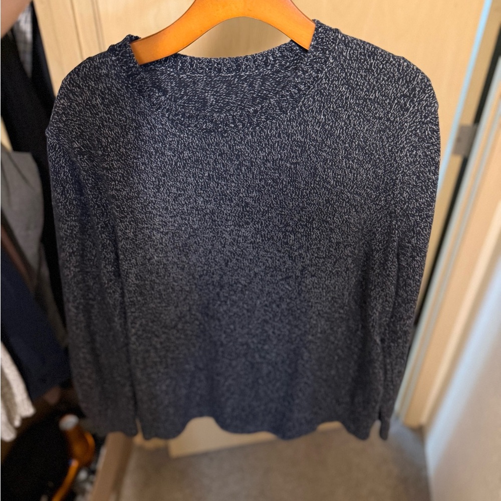 Men’s Banana Republic Navy Sweater (Tag removed using seam ripper)